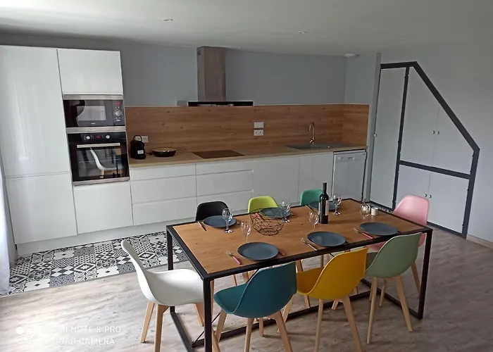 Maison De Village 6/9 Prs 度假居 *